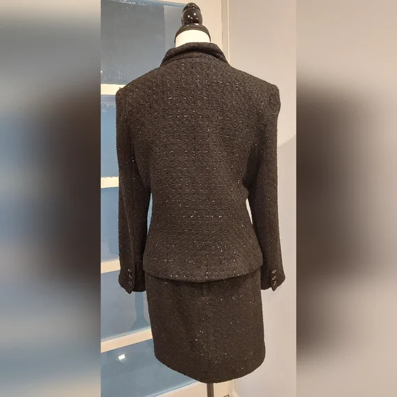 Chic Black Women's Skirt Set - Picture 6 of 12